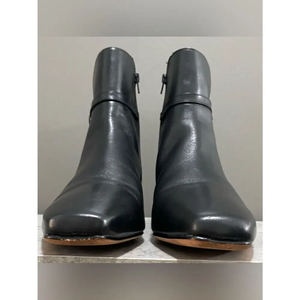 Bernardo Black Leather slender square toe Ankle Boots with Side Strap Size 9.5